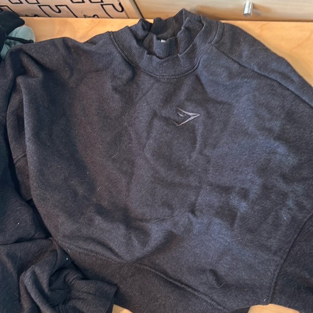 Crop gymshark sweater charcoal